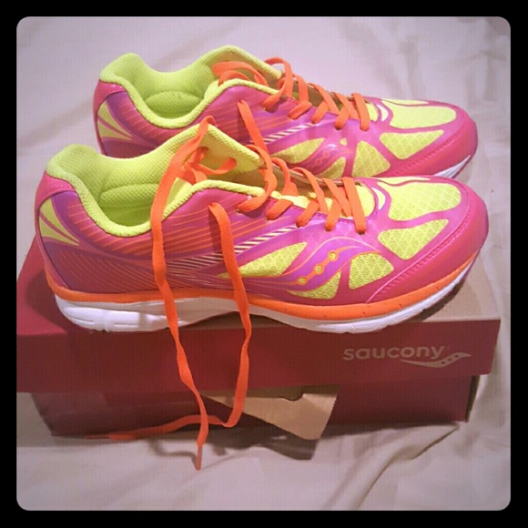 New Saucony Tennis 7.5