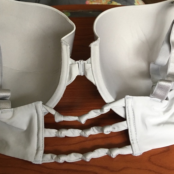 Victoria's Secret lined front close, knotted back
