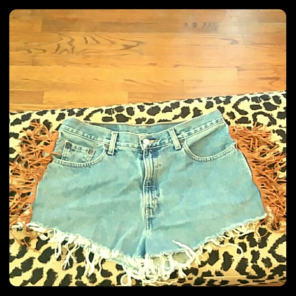 Vintage Levi Frayed Shorts Size 12