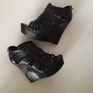 Gianni Bini Black Wedge