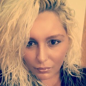 Meet your Posher, Leah