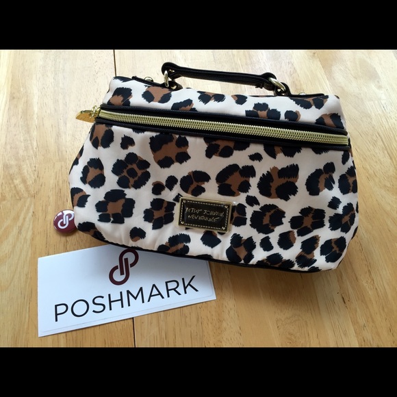 Betsey Johnson Handbags - 🐾BETSEY JOHNSON•Make-Up Bag