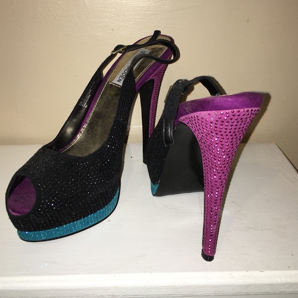 Steve Madden Peep toe Sling back heels