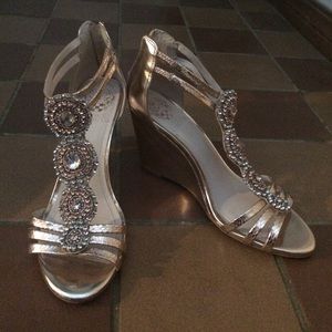 ROSE GOLD SIZE 8 1/2 Vince Camuto Wedges 8.5