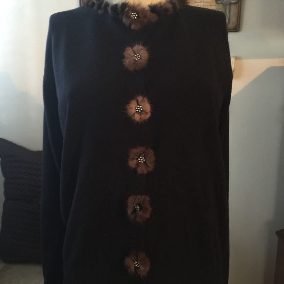 NWT Cashmere Sweater! - Picture 2 of 4