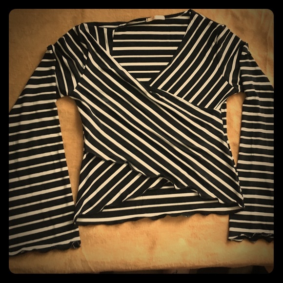 black and white stripped long sleeves