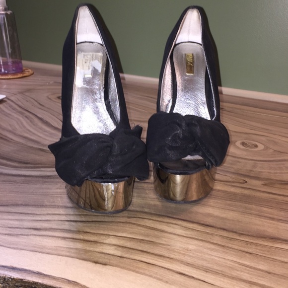 Heels - Picture 2 of 3