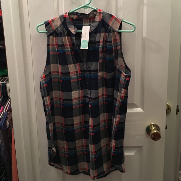 Market & spruce Henley sleeveless top