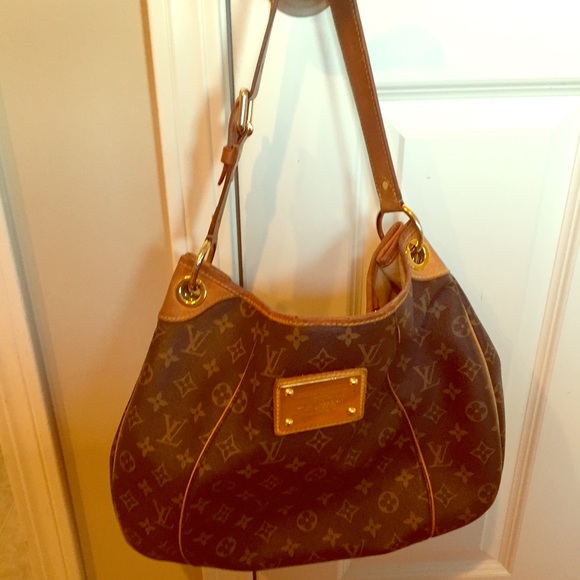 Louis Vuitton Galliera PM