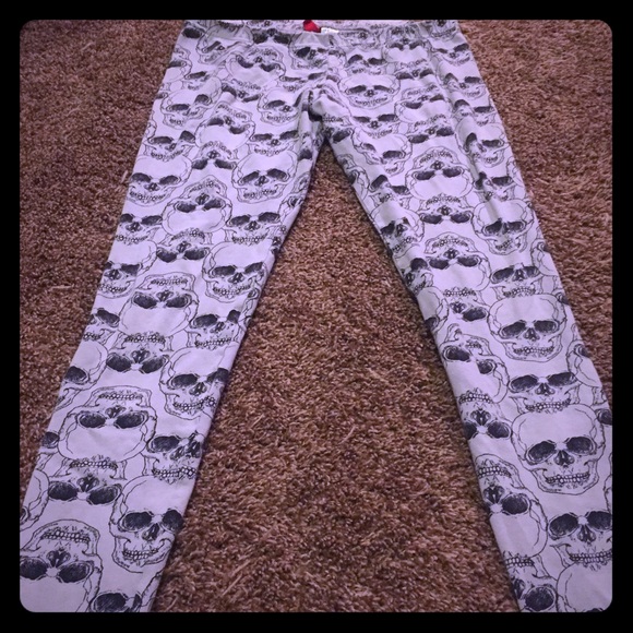 H&M skull leggings