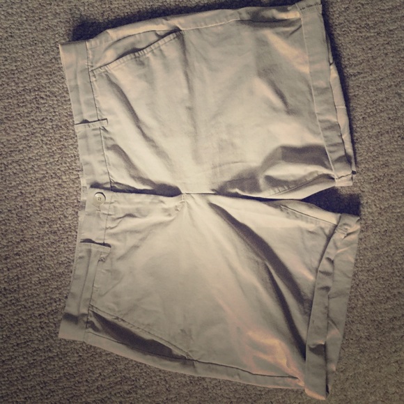 Khaki Boyfriend shorts