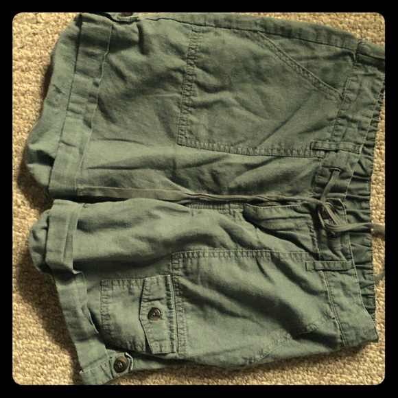 Linen cargo shorts