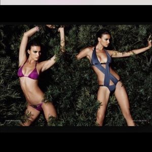 Beach bunny love on rocks size Large