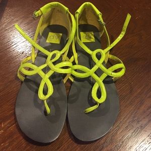Dv sandals