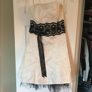 Jessica McClintock White and Black Lace Dress