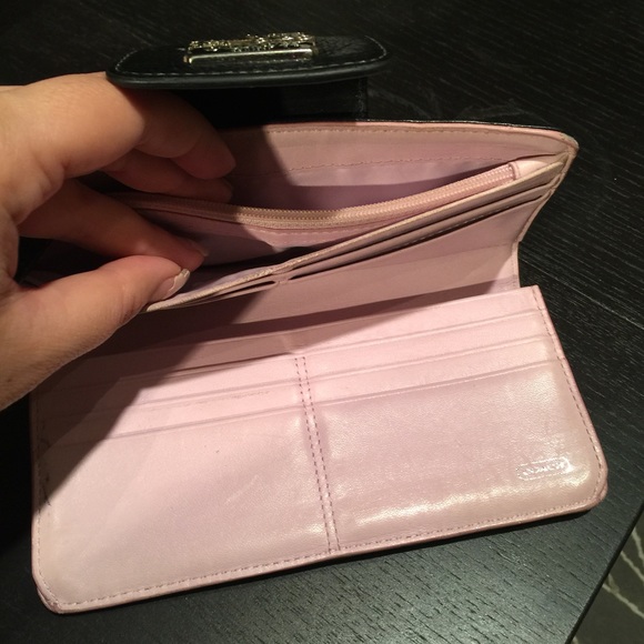 Coach Wallet - Picture 4 of 4