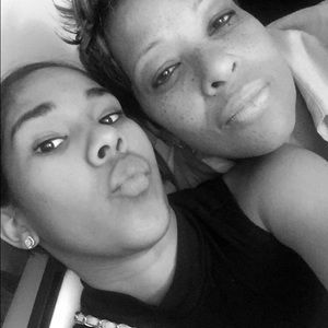 Meet your Posher, Rena