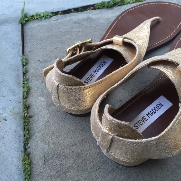 Steve Madden Golden Sandals - Picture 3 of 4