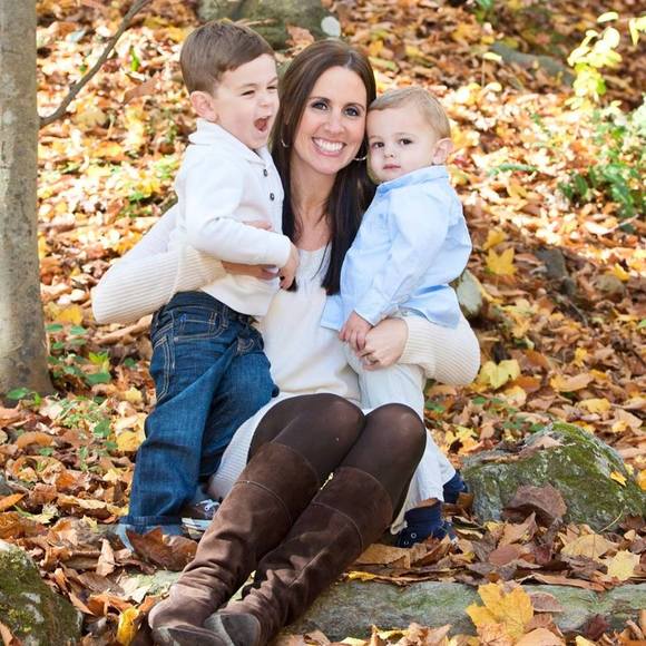 Meet your Posher, Julie - Picture 1 of 1