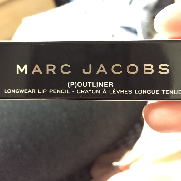 MARC JACOBS "nude(ist)" LIP LINER👄