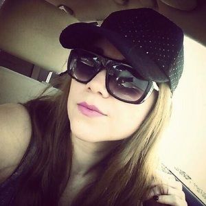 Meet your Posher, Alba