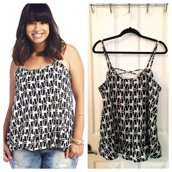 Plus Size Geometric Ruffle Tank