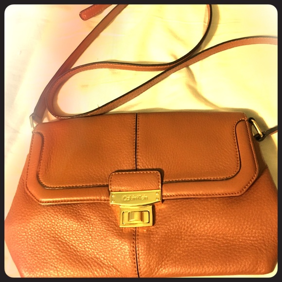 Calvin Klein Handbags - 👛Like New Calvin Klein crossbody