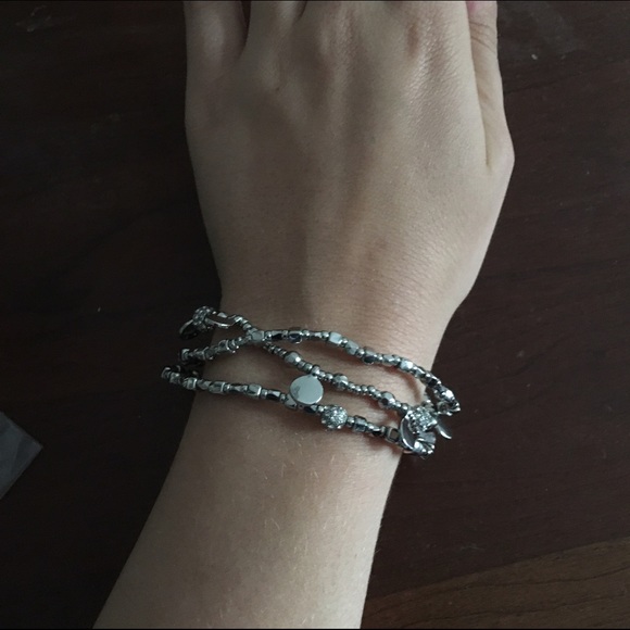 🚫SOLD🚫NWTSilver Pave Square Stretch Bracelet Set - Picture 2 of 3