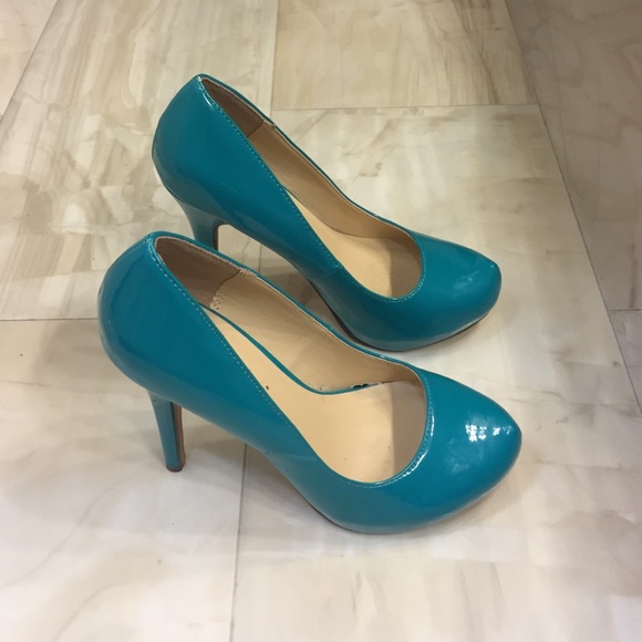 Turquoise high heels!