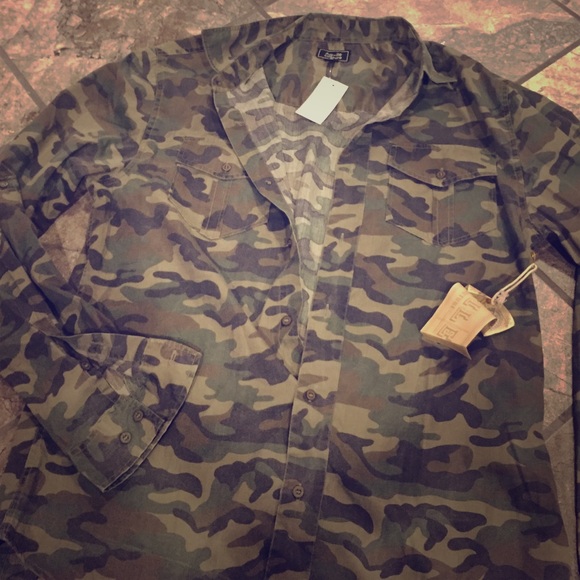 Agile Couture Other - Rue 21 Camo button up