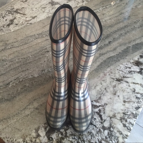 Burberry Shoes - 💋SOLD💋BURBERRY RAIN BOOTS