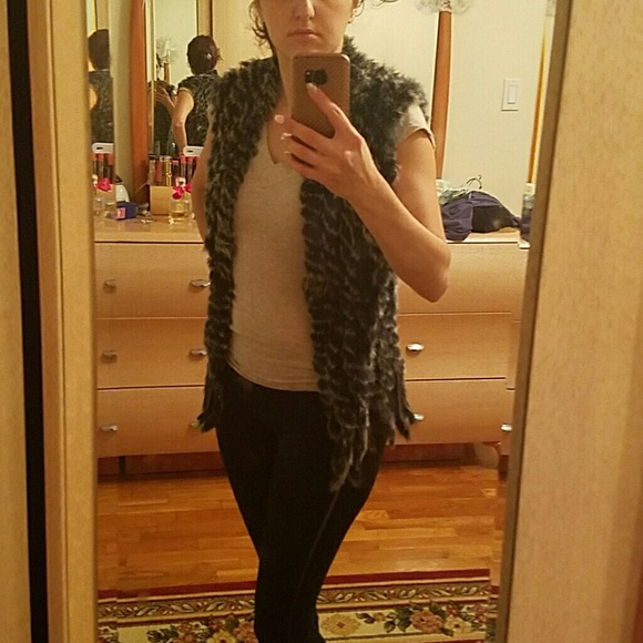 Fringe black and white Rabbit Fur Vest - Picture 2 of 4