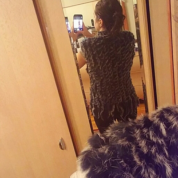Fringe black and white Rabbit Fur Vest - Picture 4 of 4