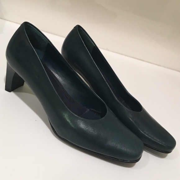🍋NWT Hunter Green Pumps - Picture 6 of 8