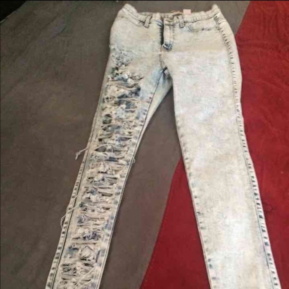 High waisted jeans