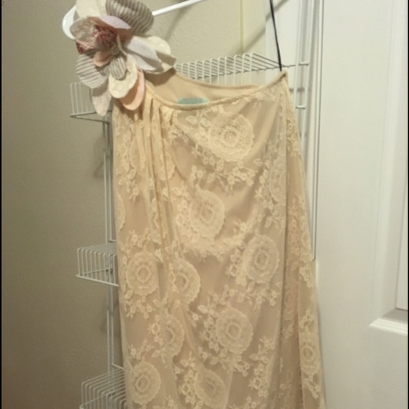 Judith match one should flower dress!