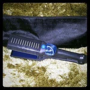 Damp or Dry hair!  Maxius hair straightener