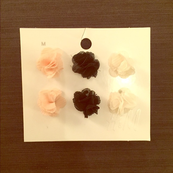 H&M Chiffon Flower Earring Set