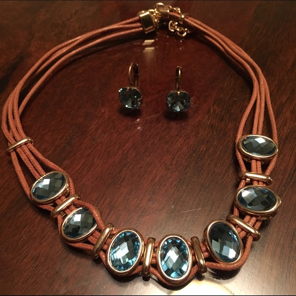 Necklace and earring set