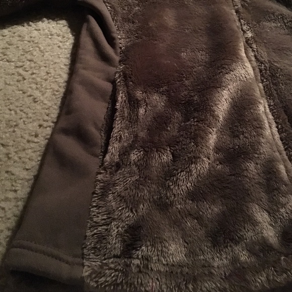 Fuzzy jacket - Picture 2 of 3