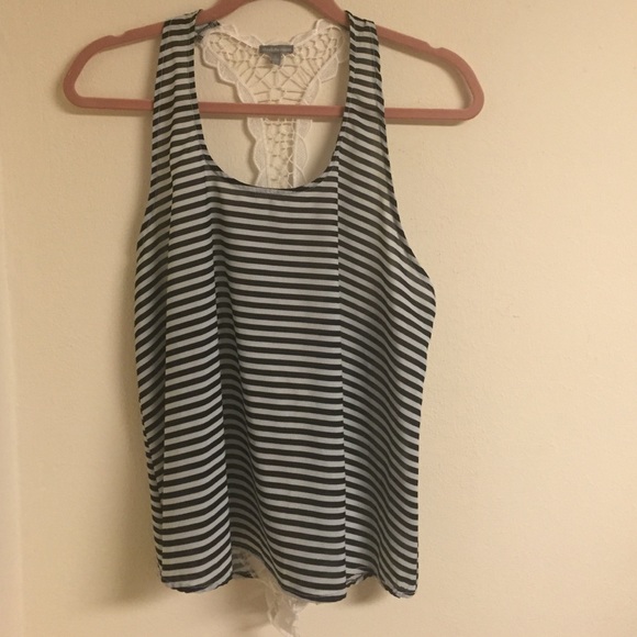 ❌SOLD❌Navy/light blue striped tank w/ crochet back