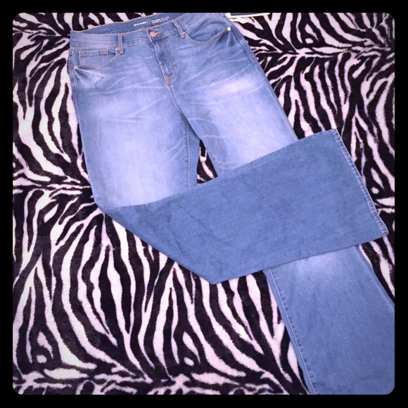 NWT - Women's Flare Women's Jeans