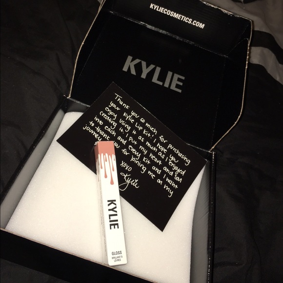 Kylie lip kit lip gloss: LIKE