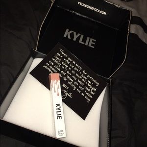 Kylie lip kit lip gloss: LIKE
