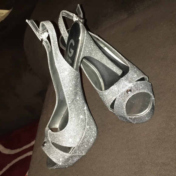 Peep-toe slingback heels