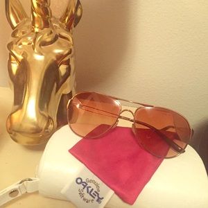 Rose Gold Oakley Caveat💛