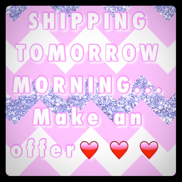 Shipping tomorrow💕