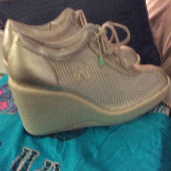 Dona Ruco Line - Picture 3 of 4