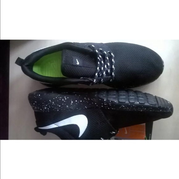 100% Crystal 💎  speckled Nike Roshe.