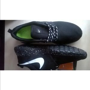 100% Crystal 💎  speckled Nike Roshe.